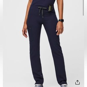 Figs Yola Skinny Scrub Pants!